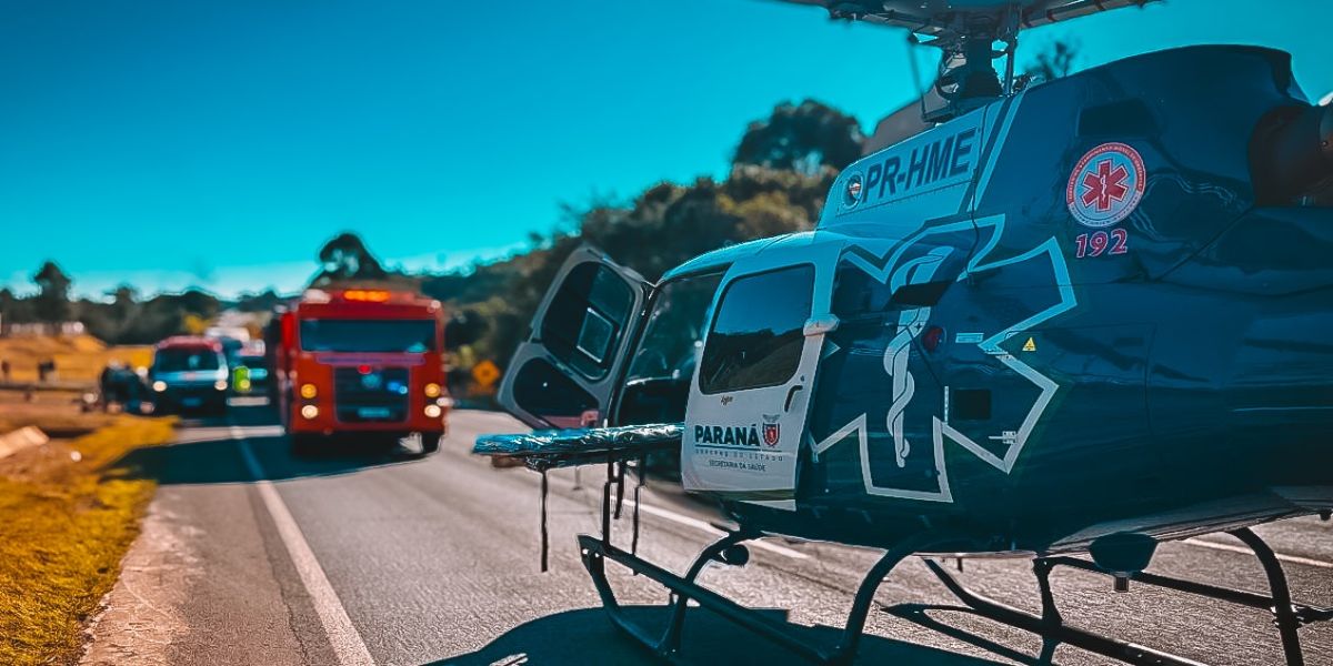 Grave colisão entre carro e caminhão mobiliza socorristas na BR-277 em Guaraniaçu