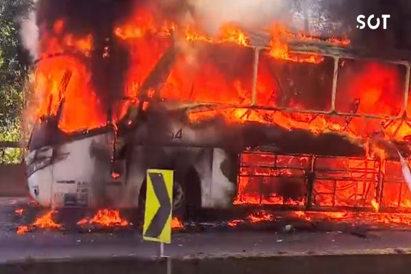 Imagem referente a notícia: Incêndio em ônibus interdita BR-277, em Morretes