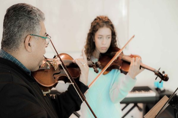Imagem referente a notícia: 35º Festival de Música de Cascavel dá início à temporada de oficinas gratuitas e aprimora habilidades de alunos