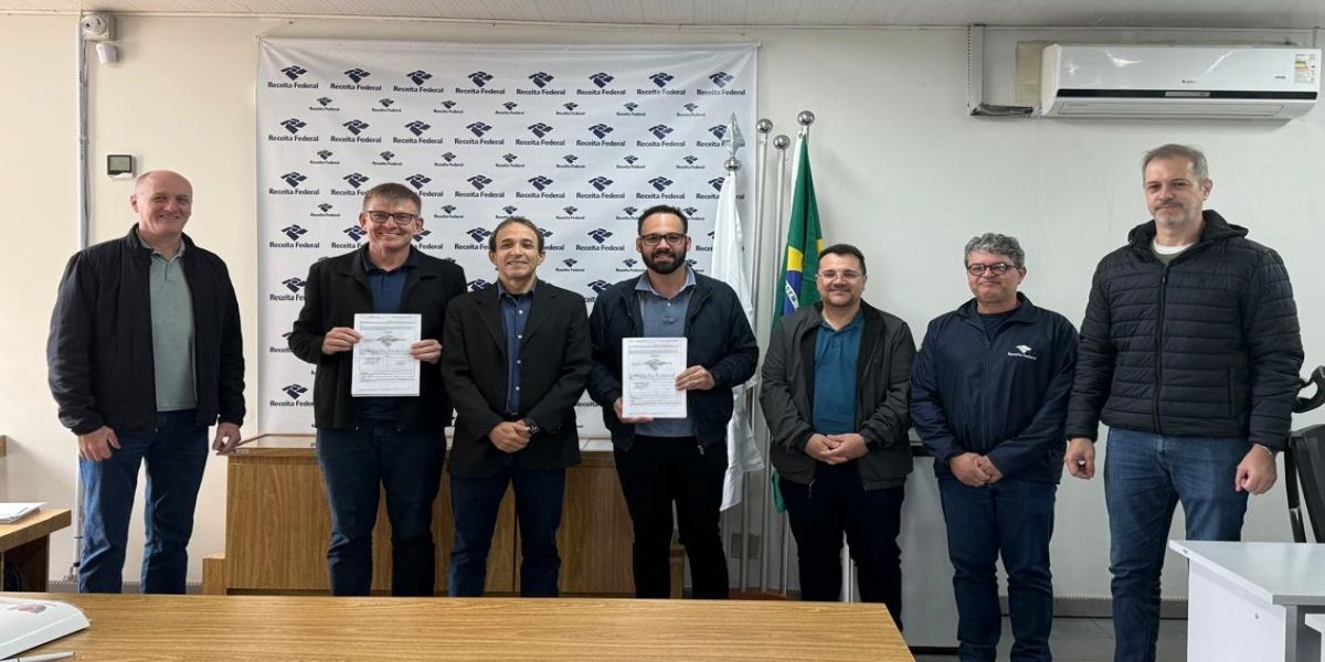 Pacientes do Hospital Universitário de Cascavel recebem agasalhos doados pela Receita Federal