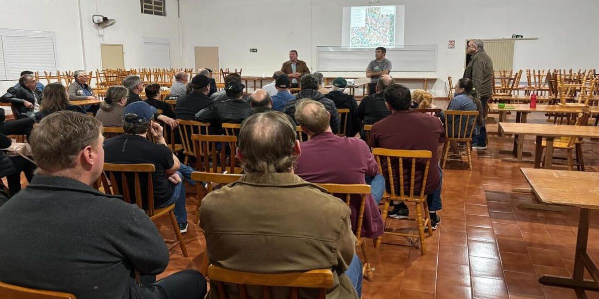 Prefeitura de Toledo apresenta projeto de asfalto para Linha Arapongas