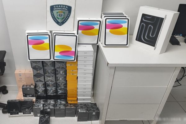 Imagem referente a notícia: Ação da Guarda Municipal apreende R$ 79 mil em produtos contrabandeados na Rodoviária de Cascavel