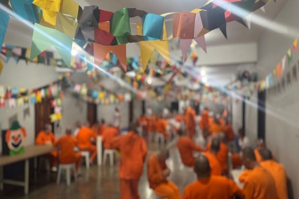 Imagem referente a notícia: Atividade interdisciplinar para encerramento de semestre mobiliza 600 custodiados nas penitenciárias de Cascavel