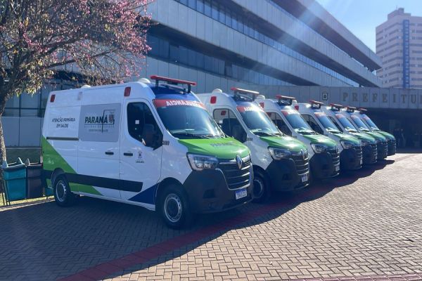Imagem referente a notícia: Cascavel recebe sete novas ambulâncias para reforço da saúde pública