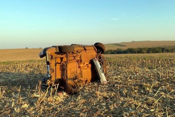 Jovem morre após capotamento entre Santa Helena e Entre Rios do Oeste