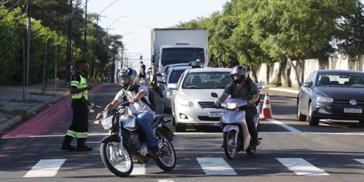 Intervenções viárias na Rua Alexandre de Gusmão começam na segunda-feira (14), em Cascavel