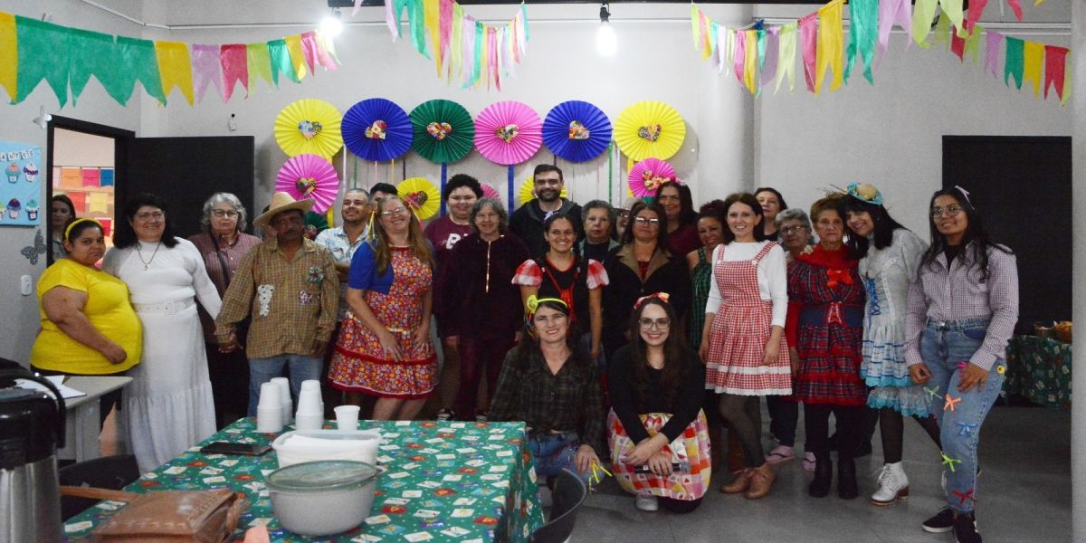 Festança Julina anima usuários e equipe do CAPS em Corbélia