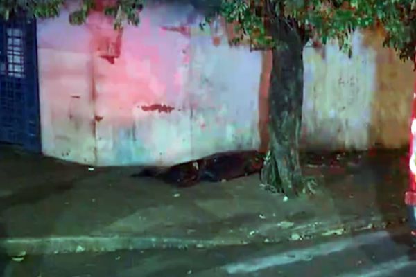 Imagem referente a notícia: Homem é morto a tiros no Jardim Tarumã, em Cascavel