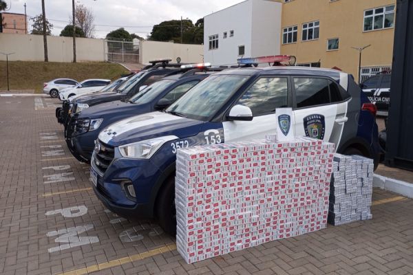 Imagem referente a notícia: Guarda Municipal apreende 400 maços de cigarros contrabandeados na região da Rodoviária de Cascavel