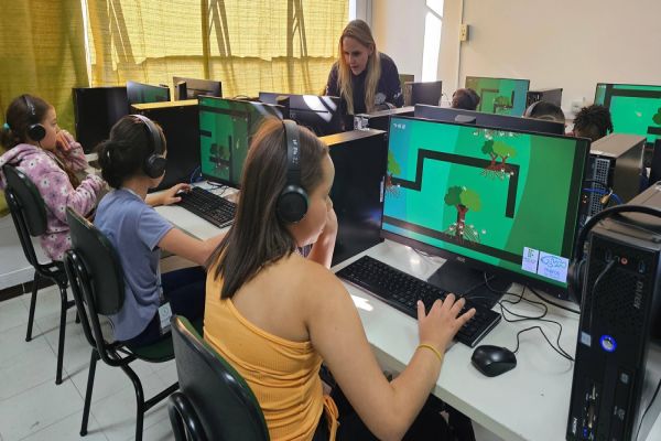 Imagem referente a notícia: Game ensina os caminhos da proteção do peixe meros para crianças