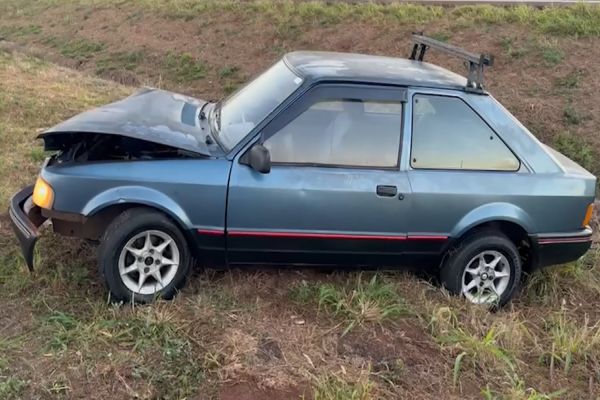 Imagem referente a notícia: Colisão entre carro e bitrem é registrado na BR-163 em Cascavel