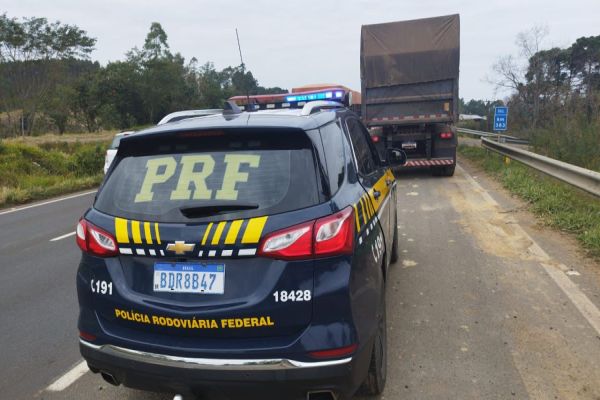 Imagem referente a notícia: Motorista é flagrado dirigindo embriagado na BR-376 em Imbaú