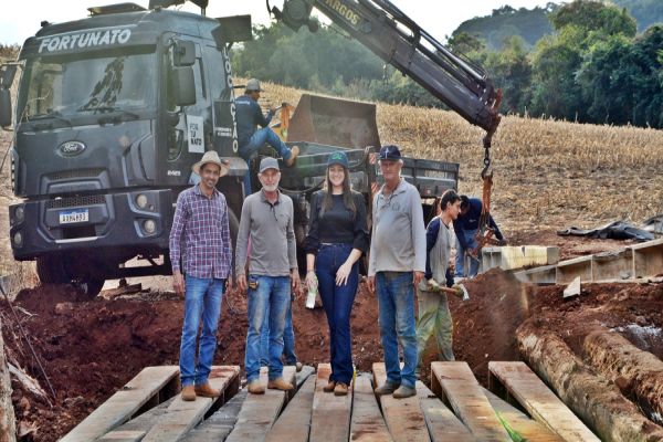 Prefeitura de Corbélia constrói nova ponte de concreto em tempo recorde no distrito de Ouro Verde