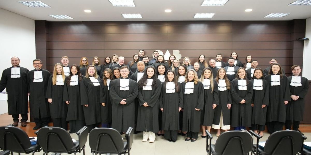Mais 27 advogados do Paraná assumem compromisso público na OAB Cascavel