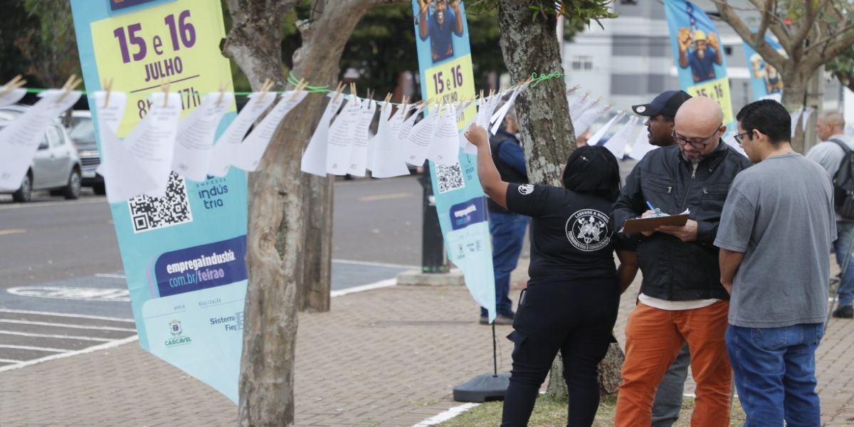 Feirão Emprega Indústria oferece mais de mil vagas com contratação imediata em Cascavel