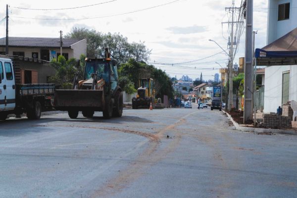 Imagem referente a notícia: Com avanço da obra de reurbanização da Rua Rio da Paz, Transitar implementa rotas alternativas