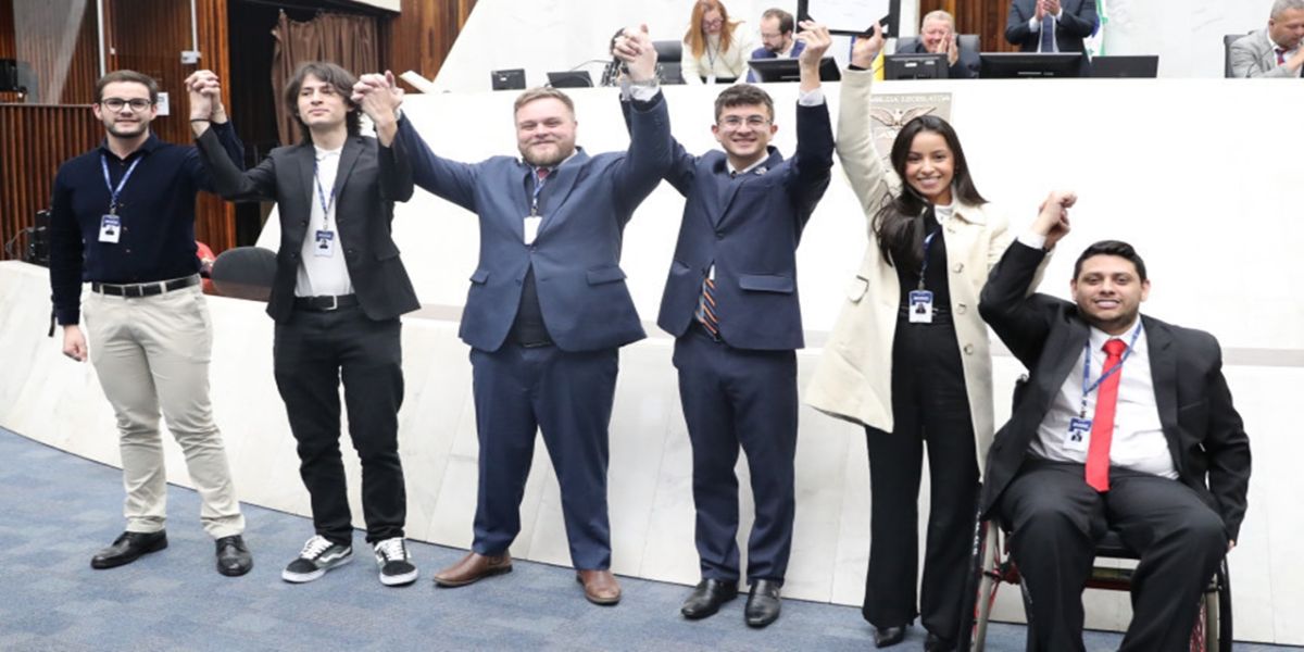 Parlamento Universitário: Presidente, governador e comissões são definidos no 2º dia da simulação
