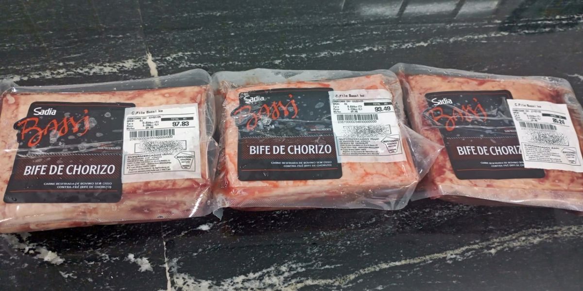 Homem é preso após furtar peças de carne em supermercado de Cascavel