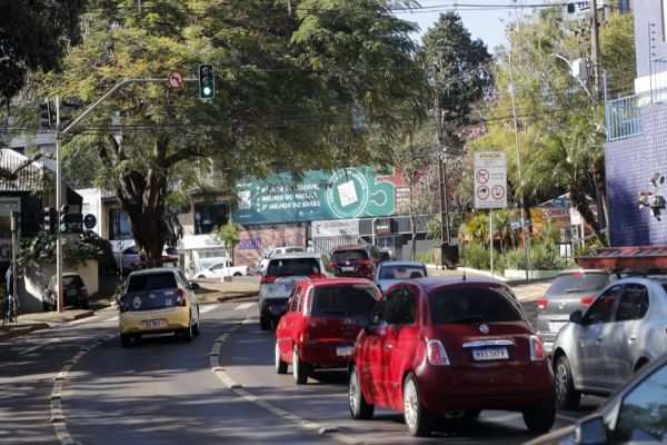 Imagem referente a notícia: Transitar alerta para os riscos do transporte por aplicativo clandestino em Cascavel