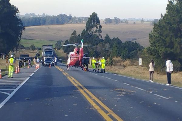 Acidente bloqueia BR-277 e deixa motociclista em estado grave em Palmeira no Paraná