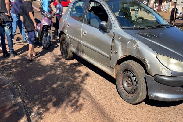 Motociclista fica ferido em colisão de trânsito no Bairro Morumbi em Cascavel