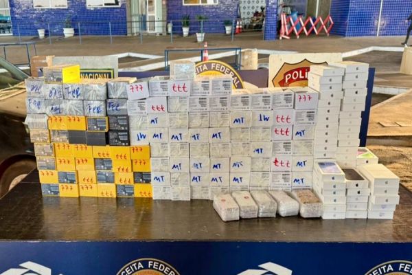 Receita Federal apreende cerca de R$445.000,00 em smartphones na Ponte Internacional da Amizade