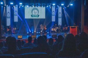 Imagem referente a notícia: Primeiro dia do 49º Festin encanta Toledo com talentos musicais