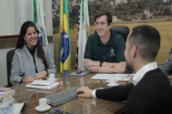 Imagem referente a notícia: Pela valorização dos funcionários públicos, Prefeitura realiza 7° Prêmio Servidor Destaque