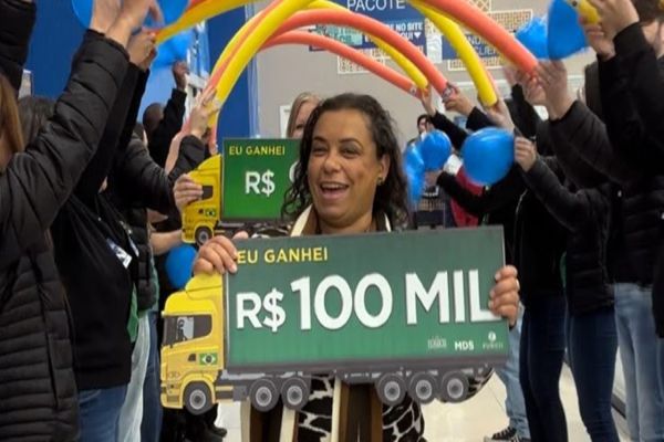 Imagem referente a notícia: Com apenas R$ 19,90, Cascavelense é a nova ganhadora do Caminhão Premiado Havan e leva R$ 100 mil