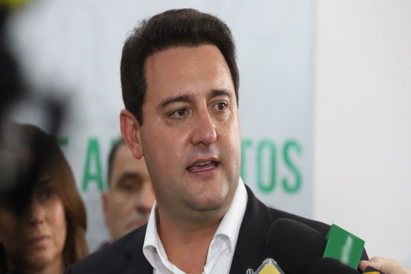 Ratinho Junior cresce e supera Lula em simulação de segundo turno para 2026, aponta pesquisa