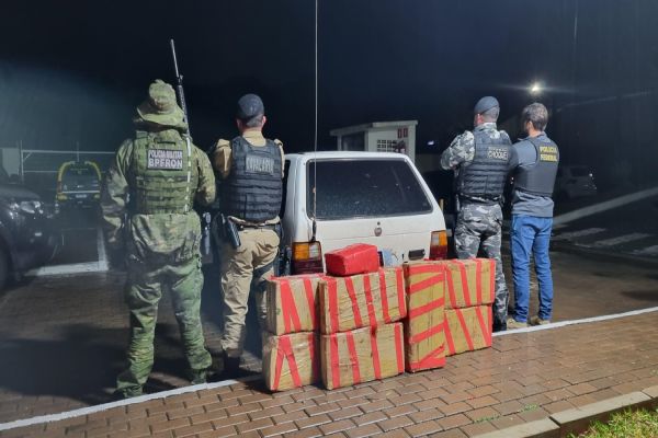Cinco pessoas são presas com mais de 200 kg de maconha em operação conjunta entre PM, BPFron e Polícia Federal, em Cascavel
