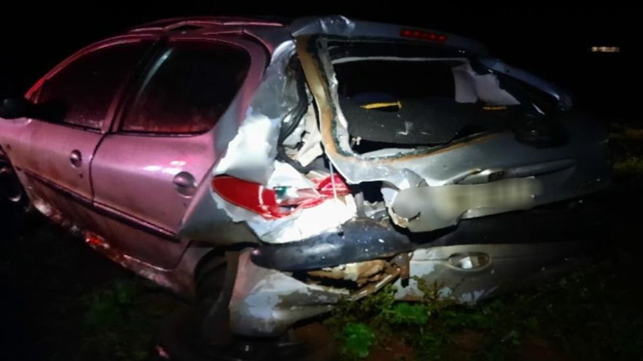 Colisão traseira deixa mãe e filha feridas na  PR-317 em Santa Helena