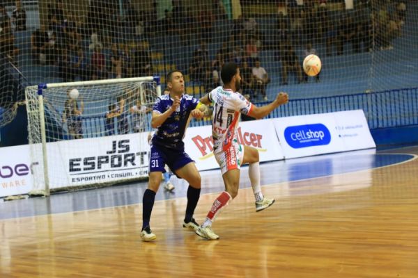 Cascavel Futsal sofre primeira derrota fora de casa, diante do Foz Cataratas pela Liga Nacional