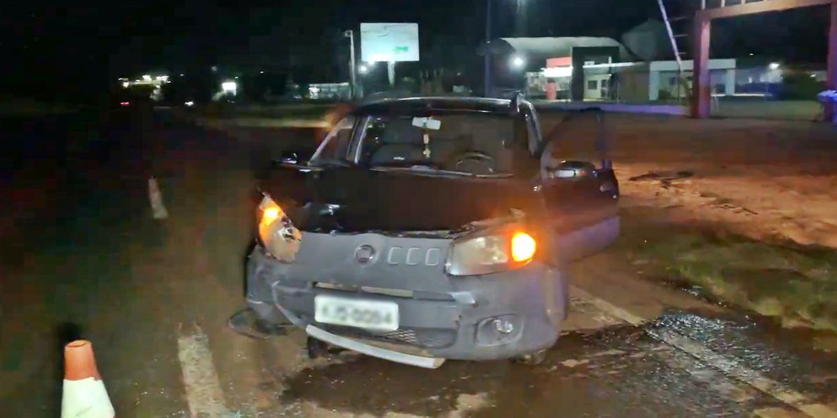 Manobra na marginal termina em colisão entre dois carros na BR-369 em Cascavel