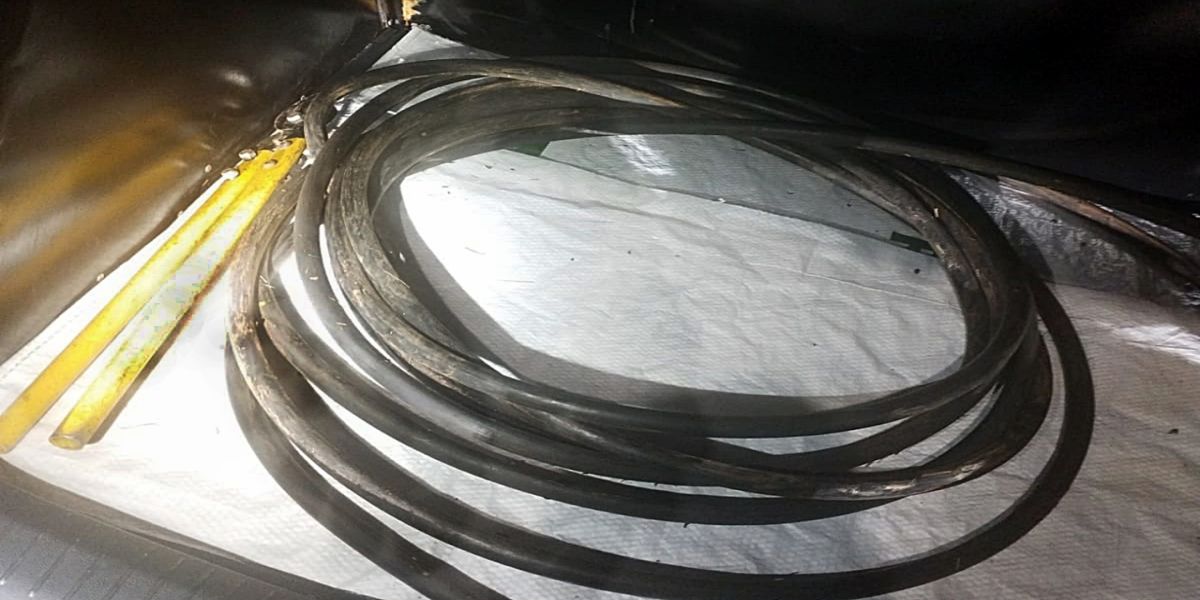 Dois homens são presos furtando fios na Avenida Olindo Periolo, em Cascavel