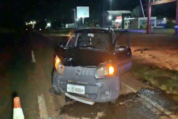 Manobra na marginal termina em colisão entre dois carros na BR-369 em Cascavel