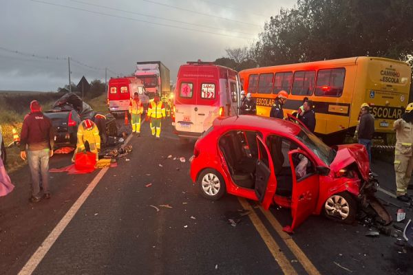 Três pessoas morrem e outros seis ficam feridas em sequência de colisões na BR-369 em Corbélia