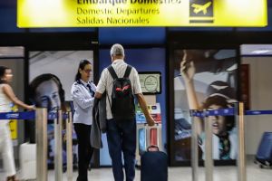 Imagem referente a notícia: Com recordes, aeroportos do Paraná registram 2,6 milhões de viajantes no 1º trimestre
