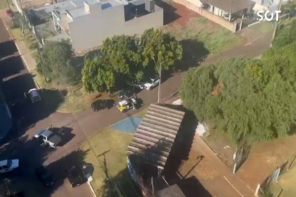 Imagem referente a notícia: Perseguição policial termina com prisão e apreensão de eletrônicos em Cascavel
