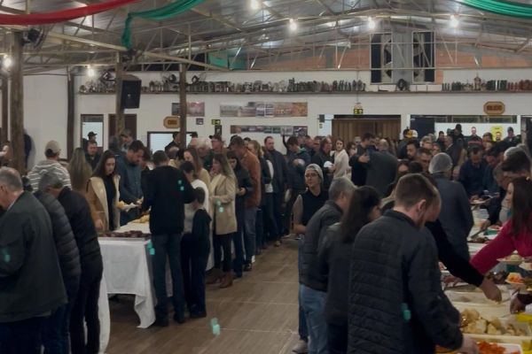 Gratidão que se cultiva: Corbélia celebra o Dia do Agricultor com homenagens, investimentos e festa