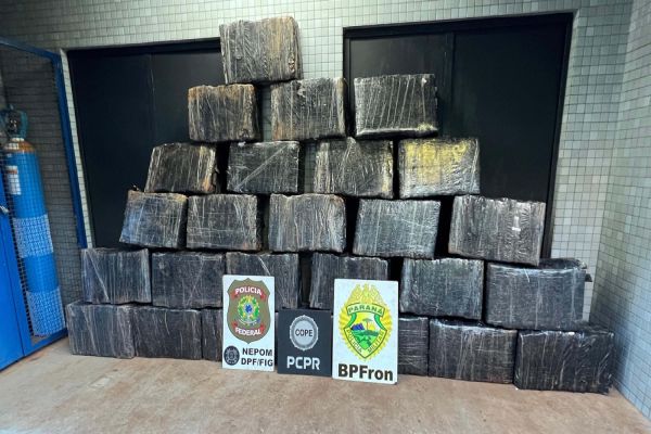 Imagem referente a notícia: Ação policial integrada resulta na apreensão de 732 kg de maconha em Foz do Iguaçu