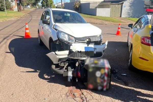 Motociclista foi projetado contra carro parado após colisão no Jardim Nova Cidade em Cascavel