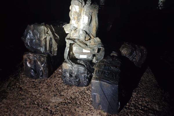 Apreensão pesada: mais de 300 kg de maconha são encontrados em porto clandestino de Foz do Iguaçu