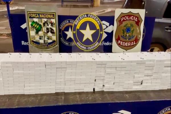 Receita Federal apreende mais de R$490.000 em smartphones na Ponte Internacional da Amizade