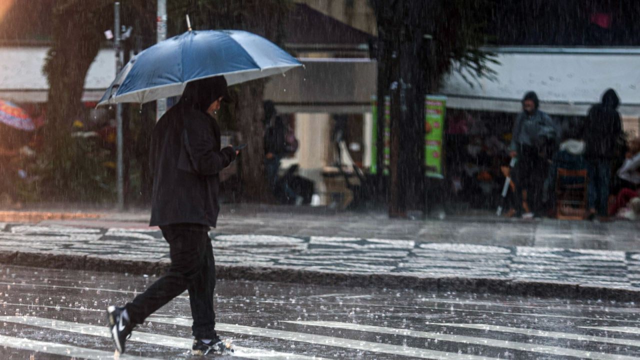 Final de semana será de chuva e ventos fortes em parte do Paraná, prevê Simepar
