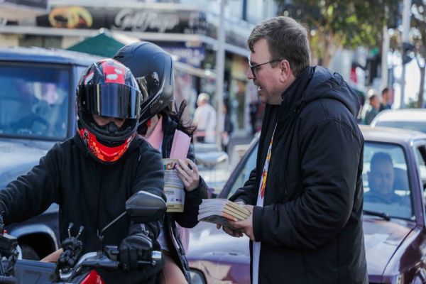 Contra as drogas, Blitz da Prevenção leva orientações à comunidade em Cascavel