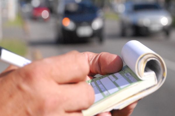 Projeto de lei propõe que multas de trânsito possam ser trocadas por doações de sangue ou medula óssea