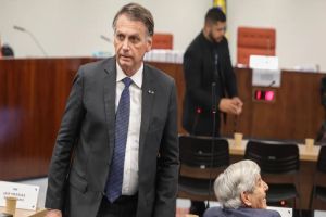 Imagem referente a notícia: Prisão domiciliar: saiba o que Bolsonaro está proibido de fazer