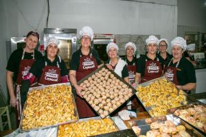 Imagem referente a notícia: Café Colonial do Grupo Feminino da Copacol é exemplo de liderança e de união