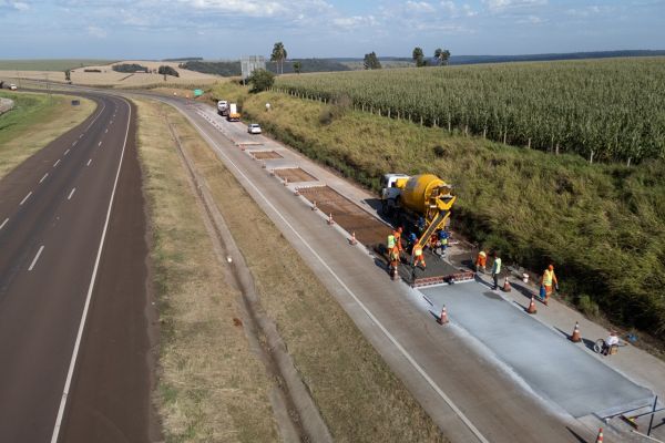 Imagem referente a notícia: EPR Iguaçu avança na recuperação da BR-163; no pavimento rígido, está prevista substituição de quase 600 placas de concreto